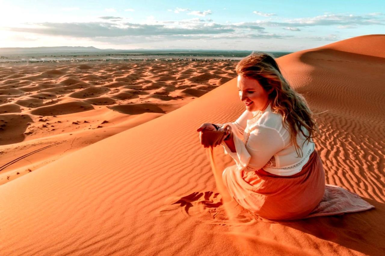 Desert Romantic Camp 메르주가 외부 사진
